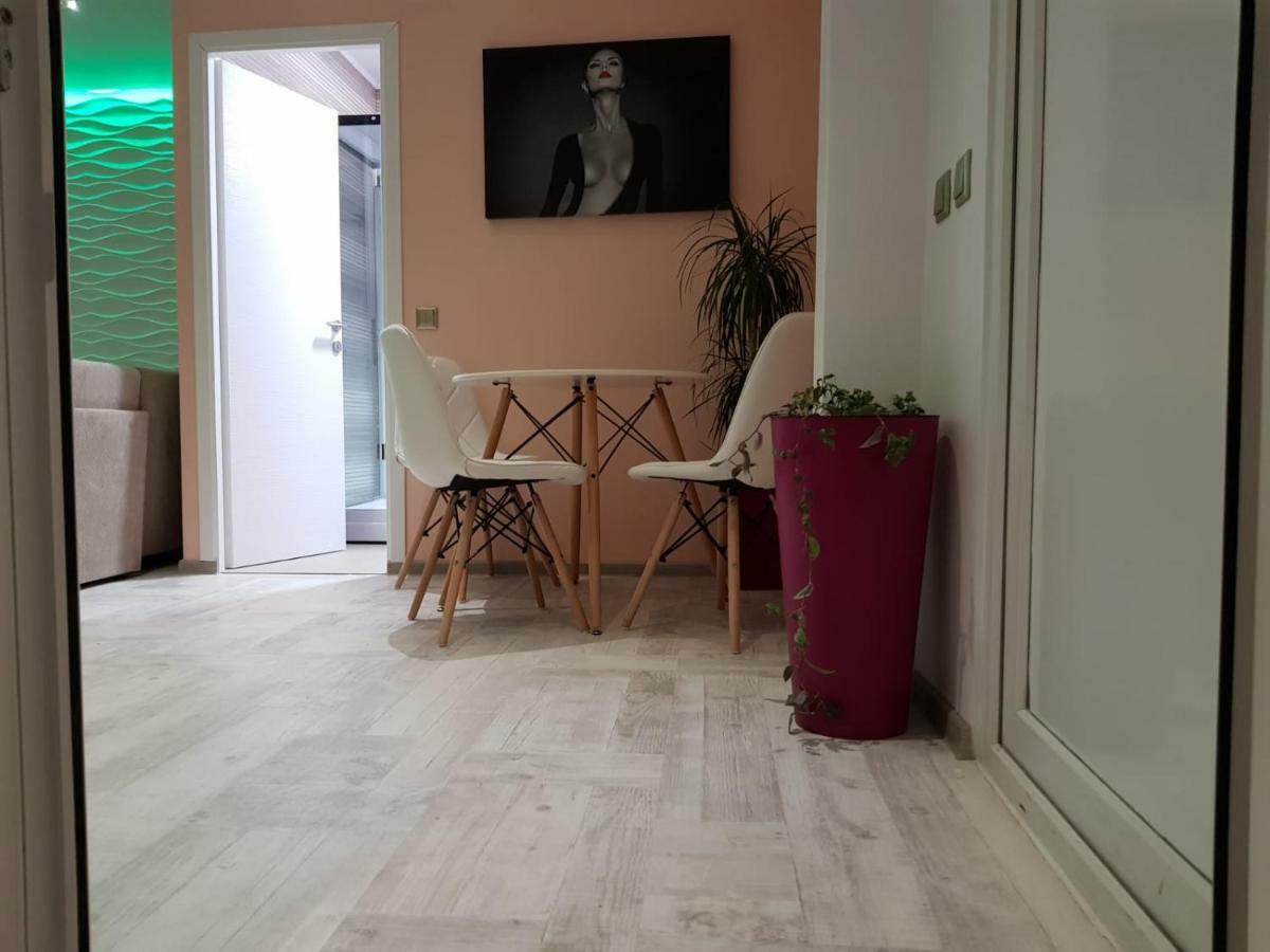 Art Boutique Central Târgu Jiu エクステリア 写真